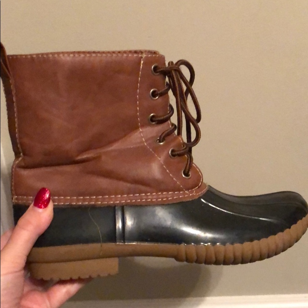 Duck boots